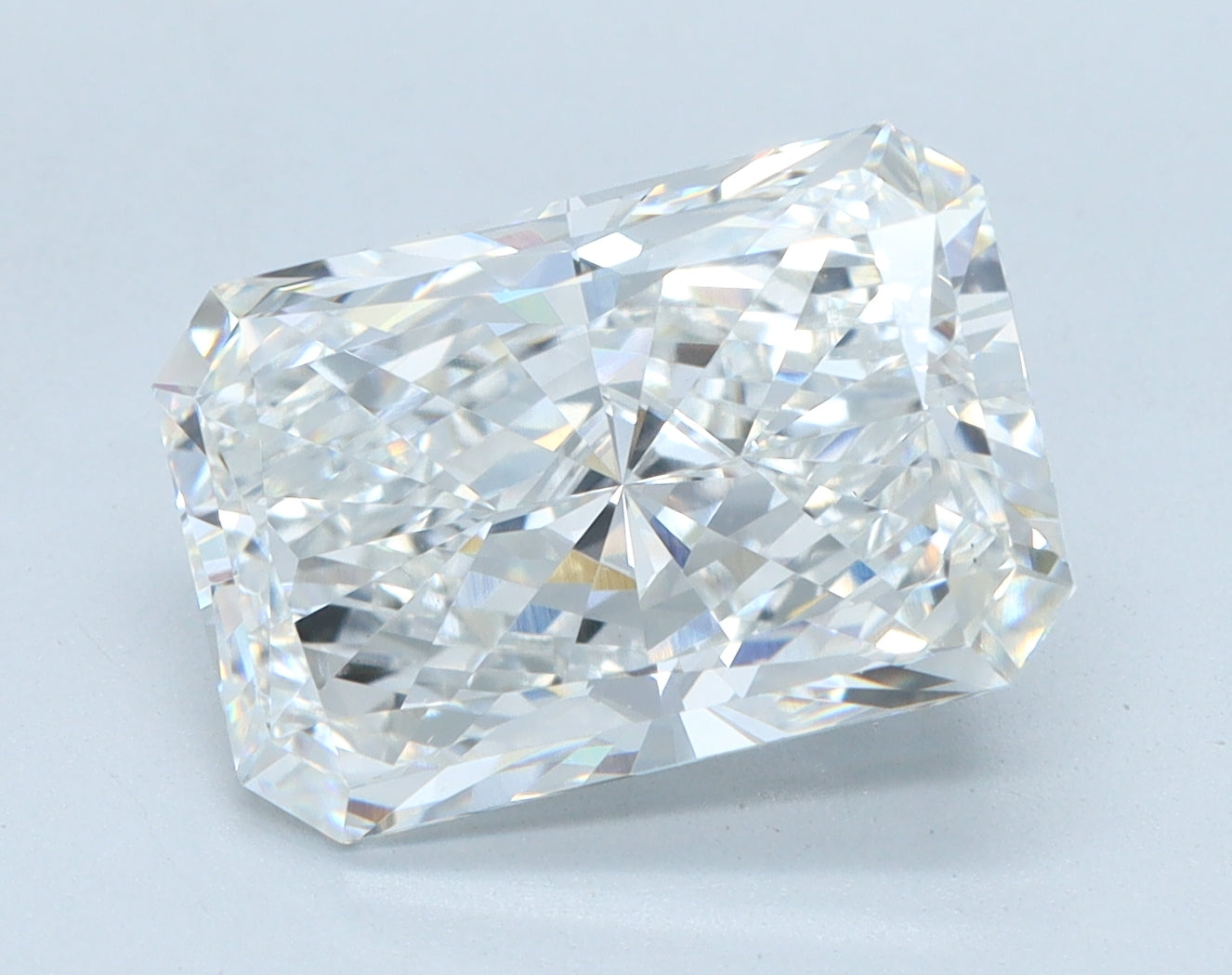 4.01ct Radiant E VS2 Lab Grown Diamond